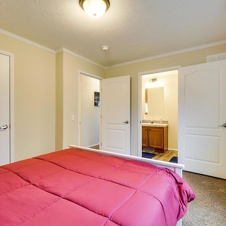 Family Home In Rapid City About 4 Mi To Torch Lake! Luaran gambar