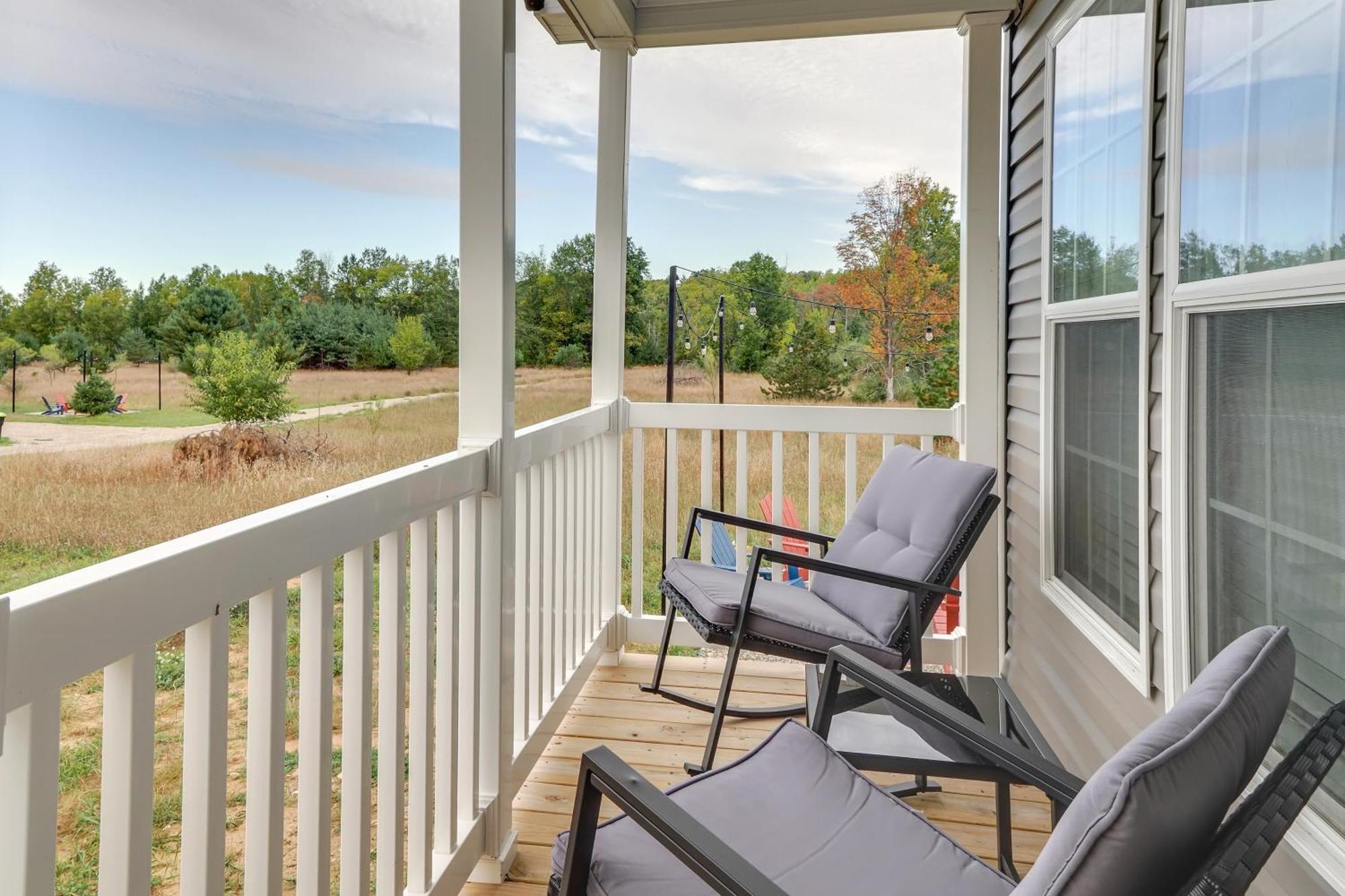 Family Home In Rapid City About 4 Mi To Torch Lake! Luaran gambar