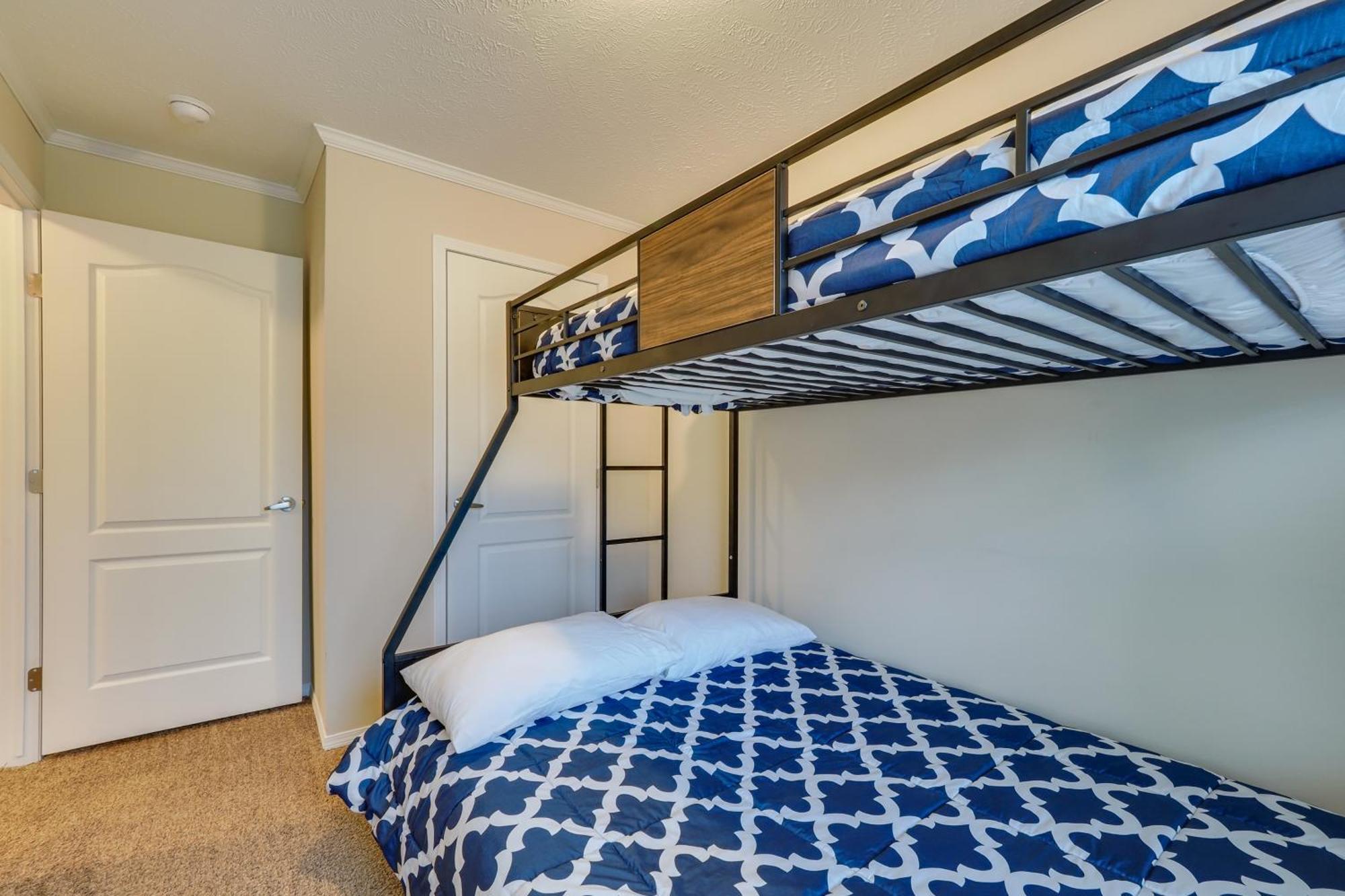 Family Home In Rapid City About 4 Mi To Torch Lake! Luaran gambar