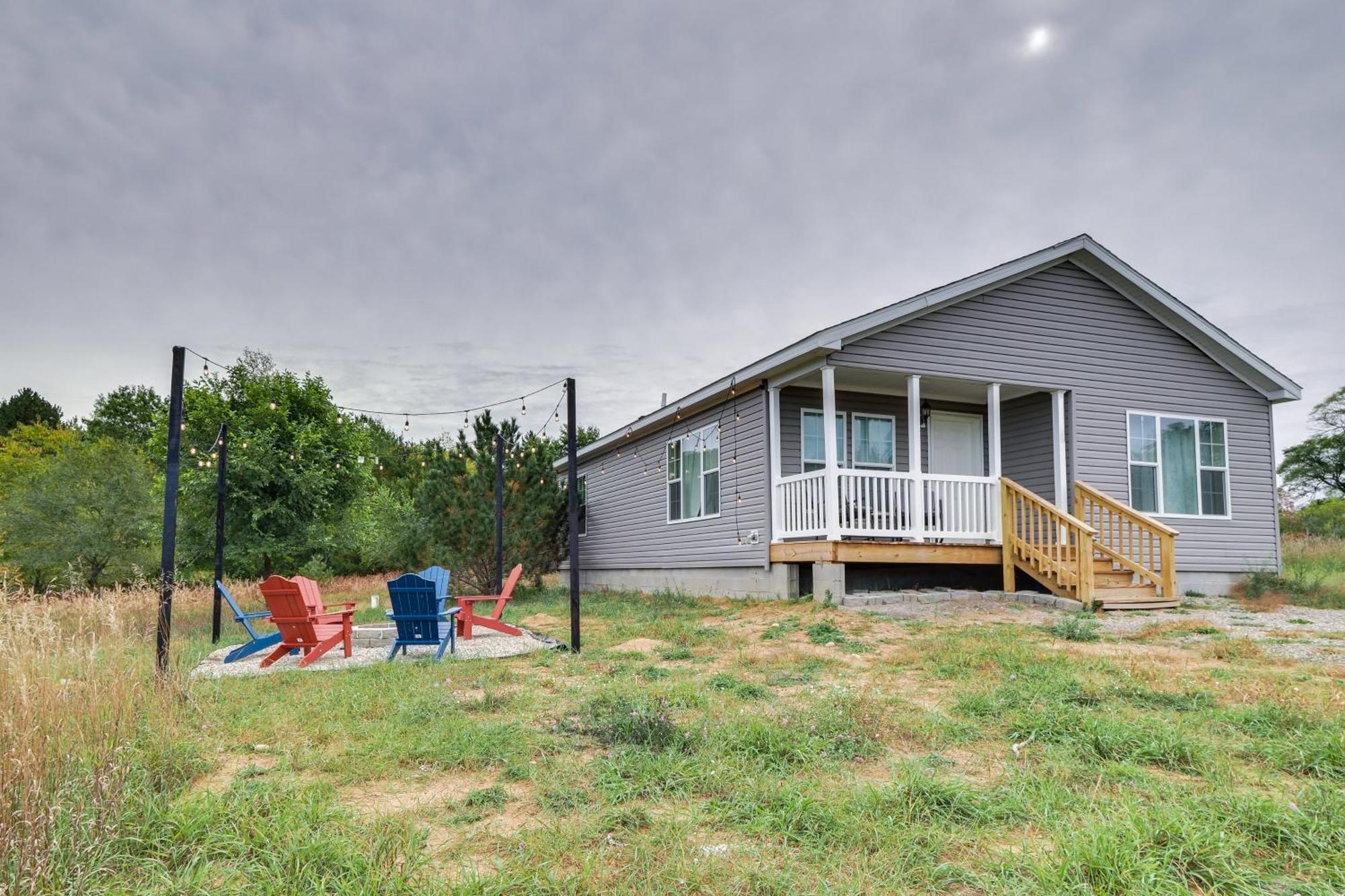 Family Home In Rapid City About 4 Mi To Torch Lake! Luaran gambar