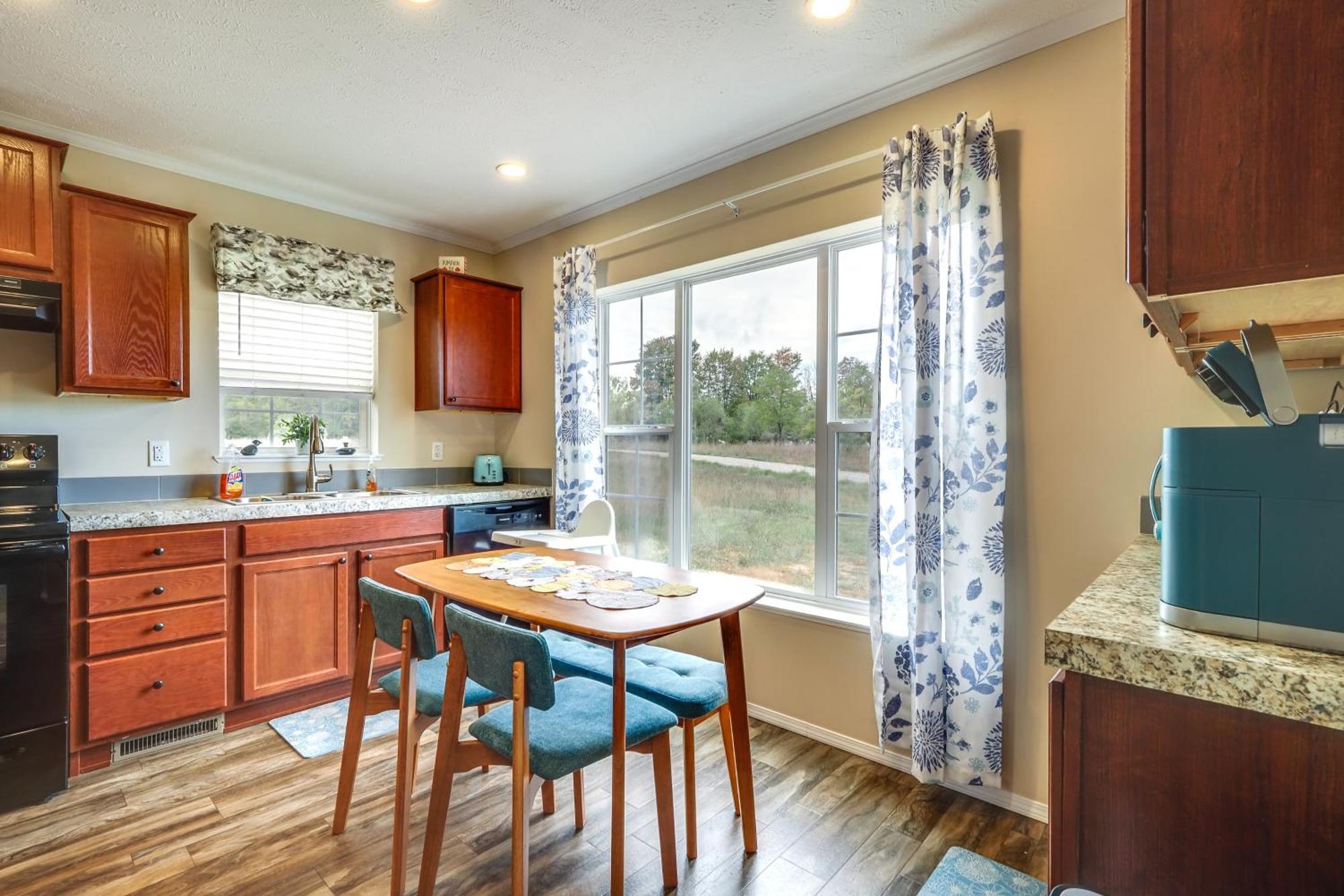 Family Home In Rapid City About 4 Mi To Torch Lake! Luaran gambar