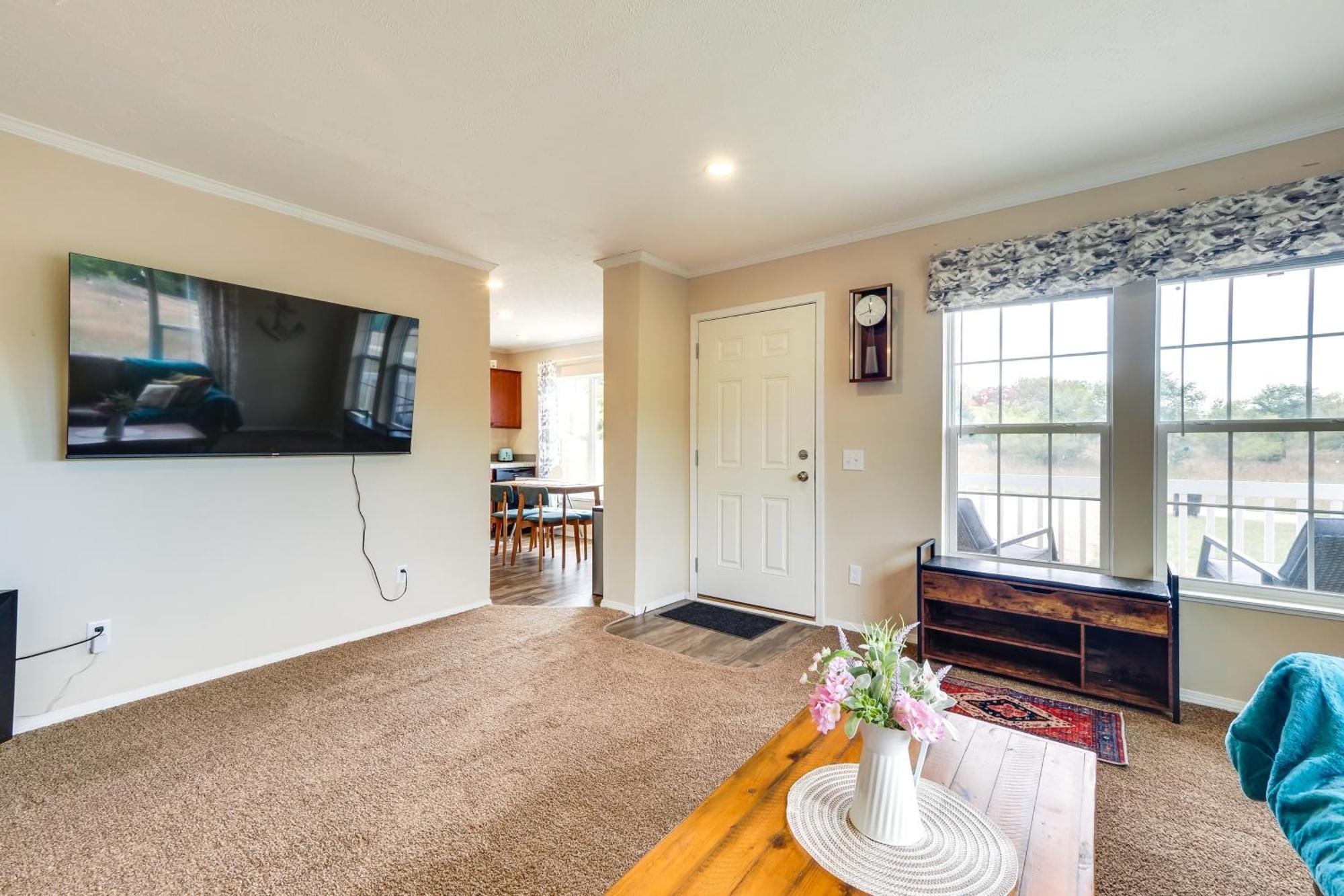 Family Home In Rapid City About 4 Mi To Torch Lake! Luaran gambar